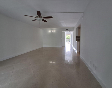 8763 Shadow Wood Boulevard - Photo Thumbnail 5