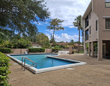 8763 Shadow Wood Boulevard - Photo Thumbnail 16