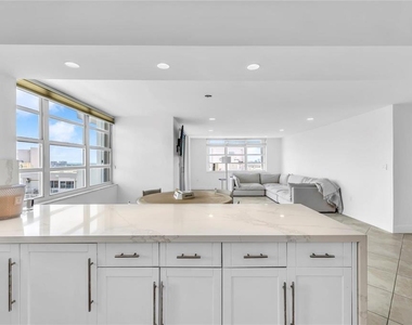 2750 Ne 183rd Street - Photo Thumbnail 7