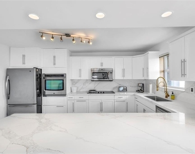 2750 Ne 183rd Street - Photo Thumbnail 6