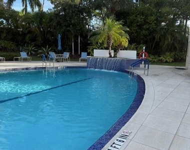 1319 E Hillsboro Boulevard - Photo Thumbnail 22
