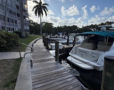 1319 E Hillsboro Boulevard - Photo Thumbnail 27