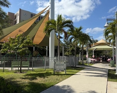 1319 E Hillsboro Boulevard - Photo Thumbnail 33