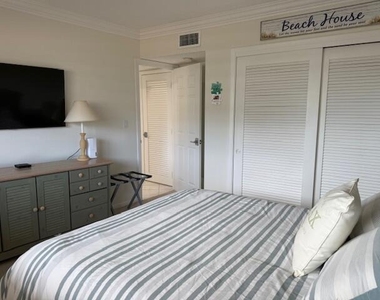 1319 E Hillsboro Boulevard - Photo Thumbnail 12