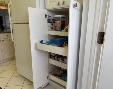 1319 E Hillsboro Boulevard - Photo Thumbnail 8