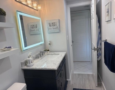 1319 E Hillsboro Boulevard - Photo Thumbnail 10