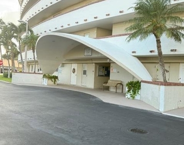 1319 E Hillsboro Boulevard - Photo Thumbnail 25