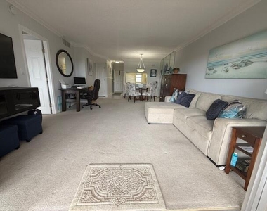 1319 E Hillsboro Boulevard - Photo Thumbnail 2