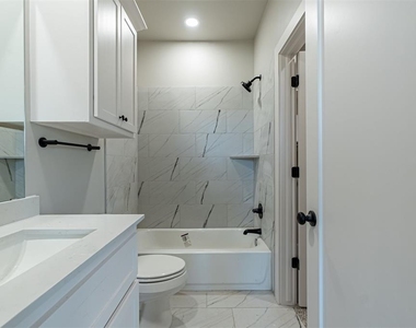 224 N 3rd Street - Photo Thumbnail 14