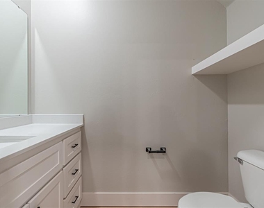 224 N 3rd Street - Photo Thumbnail 9