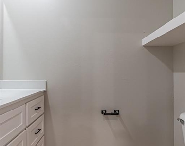 224 N 3rd Street - Photo Thumbnail 10
