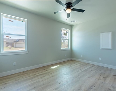224 N 3rd Street - Photo Thumbnail 12