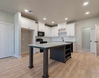 224 N 3rd Street - Photo Thumbnail 1