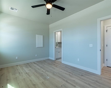 224 N 3rd Street - Photo Thumbnail 13