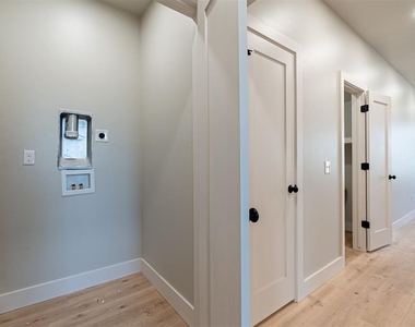 224 N 3rd Street - Photo Thumbnail 11