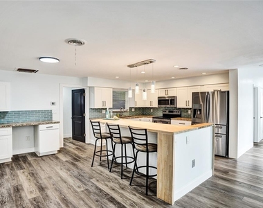 1710 Sw 6th Avenue - Photo Thumbnail 4