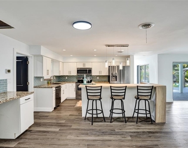 1710 Sw 6th Avenue - Photo Thumbnail 3