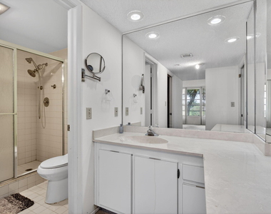 800 Cypress Boulevard - Photo Thumbnail 17