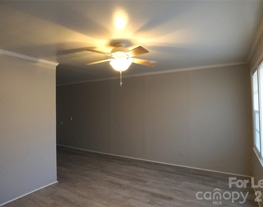 435 Arlington Circle Nw - Photo Thumbnail 1