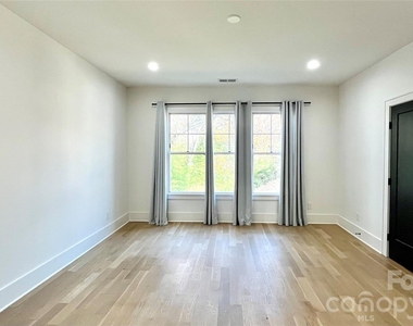 610 West Boulevard - Photo Thumbnail 4