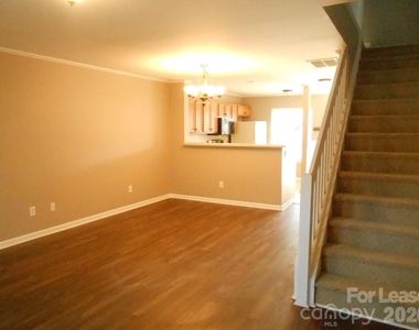 10260 Reindeer Way Lane - Photo Thumbnail 7
