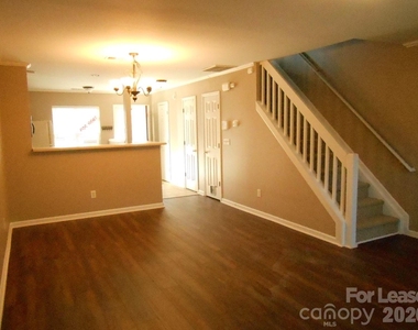 10260 Reindeer Way Lane - Photo Thumbnail 4