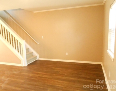 10260 Reindeer Way Lane - Photo Thumbnail 6