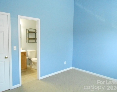 10260 Reindeer Way Lane - Photo Thumbnail 15