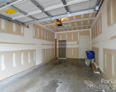 9823 Hyde Glen Court - Photo Thumbnail 30