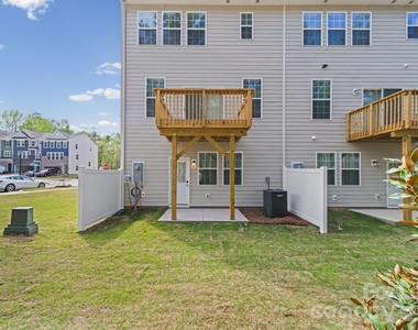 1104 Bandon Drive - Photo Thumbnail 30