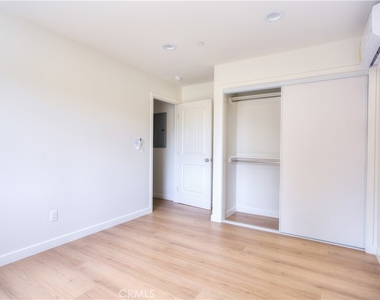 1806 8th St - Photo Thumbnail 10