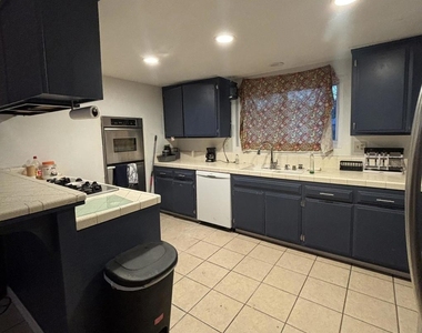 12 S Wendy Drive - Photo Thumbnail 4