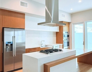 1729 S Barrington - Photo Thumbnail 4