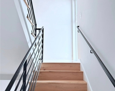 1729 S Barrington - Photo Thumbnail 5