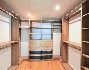 1729 S Barrington - Photo Thumbnail 11