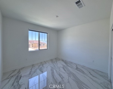 25061 River Peak Drive - Photo Thumbnail 11
