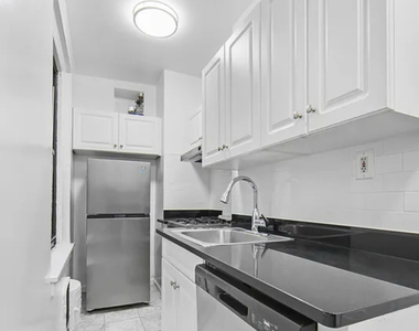 140 West 55th Street - Photo Thumbnail 1