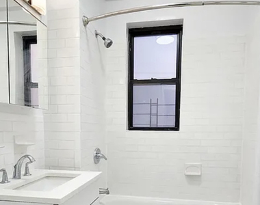 140 West 55th Street - Photo Thumbnail 3