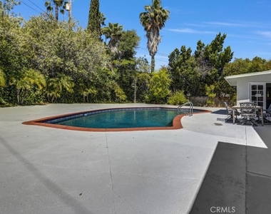 5115 Boda Place - Photo Thumbnail 11