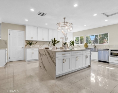 5115 Boda Place - Photo Thumbnail 7