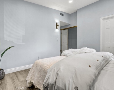 5115 Boda Place - Photo Thumbnail 9