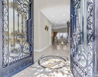 5115 Boda Place - Photo Thumbnail 10