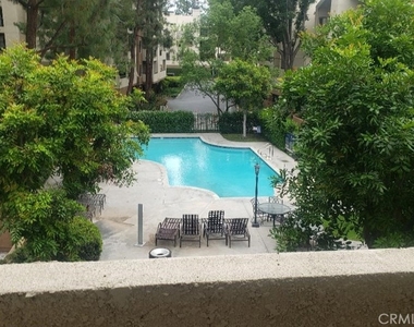 5540 Owensmouth Avenue - Photo Thumbnail 1