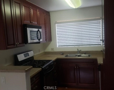 5540 Owensmouth Avenue - Photo Thumbnail 5