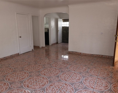 1229 E 59th - Photo Thumbnail 6
