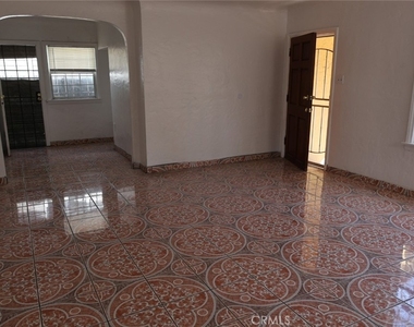 1229 E 59th - Photo Thumbnail 7