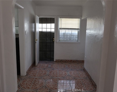 1229 E 59th - Photo Thumbnail 8