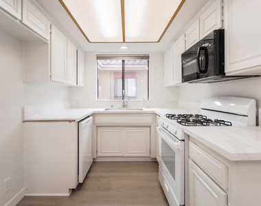 1169 Rosedale Avenue - Photo Thumbnail 6
