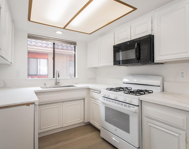 1169 Rosedale Avenue - Photo Thumbnail 7