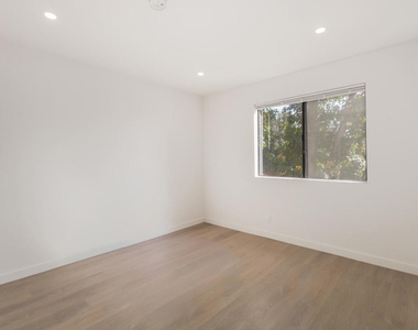 1169 Rosedale Avenue - Photo Thumbnail 13